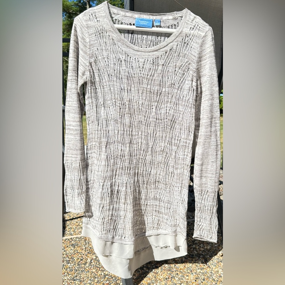 Simply Vera Wang See through Lace Tunic Top Size XS In Gray With Gray Mesh Trim
